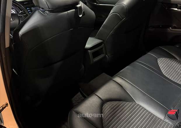 Toyota Camry 2018 — լուսանկար 9