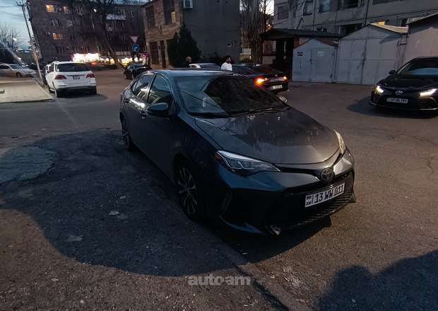 Toyota Corolla 2018 — լուսանկար 3