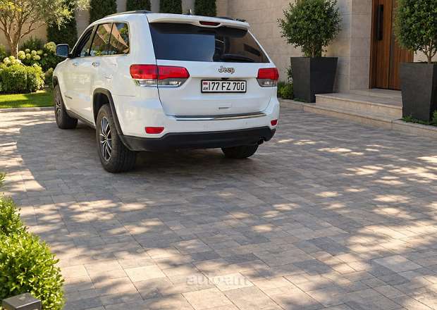 Jeep Grand Cherokee 2019 — լուսանկար 2