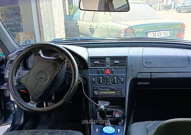 Mercedes-Benz C 200 1997 — photo 9