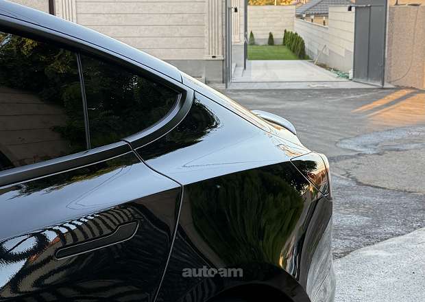 Tesla Model 3 2022 — լուսանկար 12