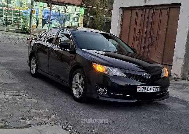 Toyota Camry 2013 — photo 3