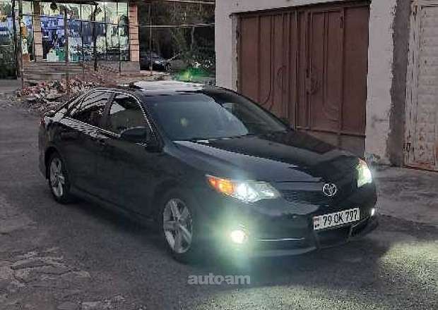 Toyota Camry 2013 — photo 12