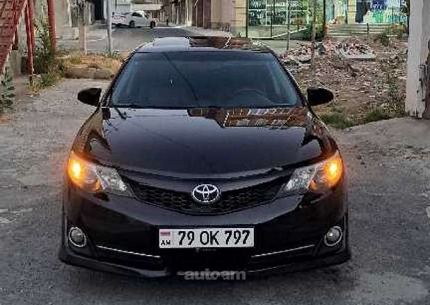 Toyota Camry 2013 — photo 1