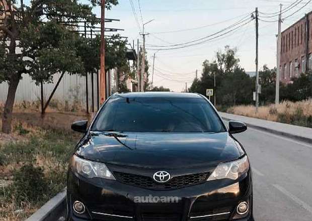 Toyota Camry 2013 — photo 14