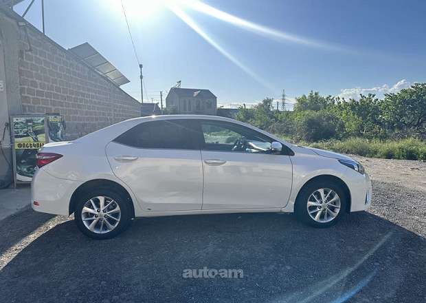 Toyota Corolla 2013 — լուսանկար 4