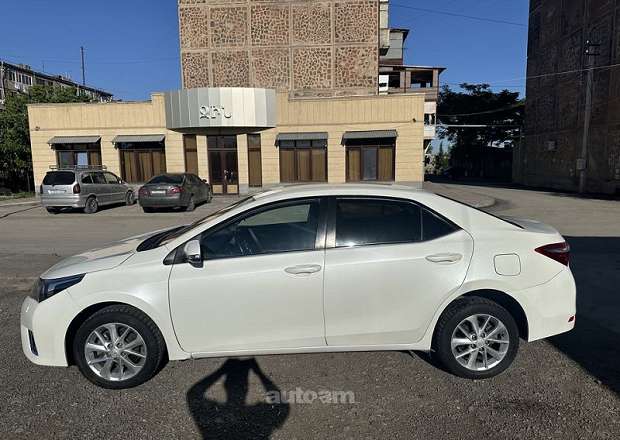 Toyota Corolla 2013 — լուսանկար 5