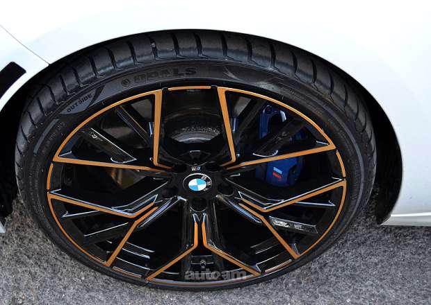 BMW 850