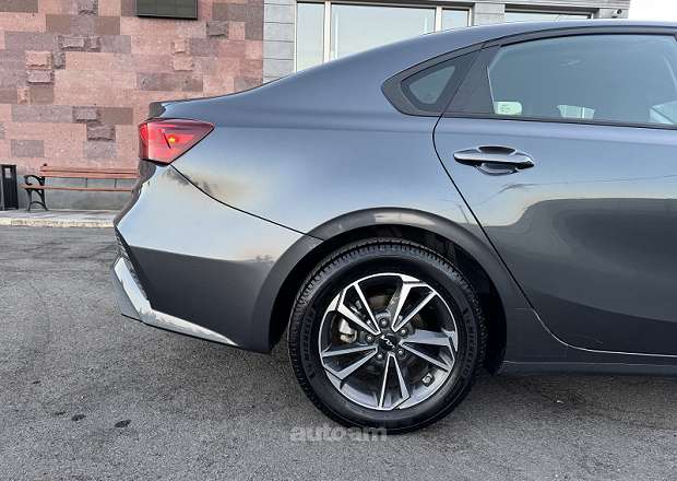 Kia Forte 2023 — լուսանկար 9
