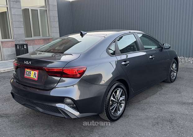 Kia Forte 2023 — լուսանկար 7