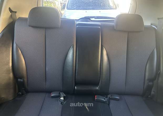 Nissan Tiida 2006 — photo 2
