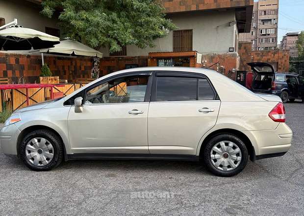 Nissan Versa 2007 — լուսանկար 1