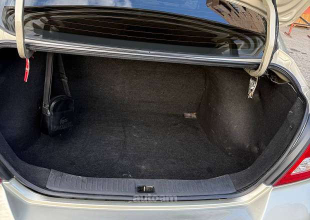 Nissan Versa 2007 — լուսանկար 7
