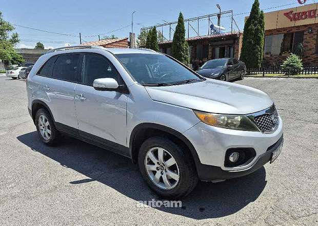 Kia Sorento 2010 — photo 1