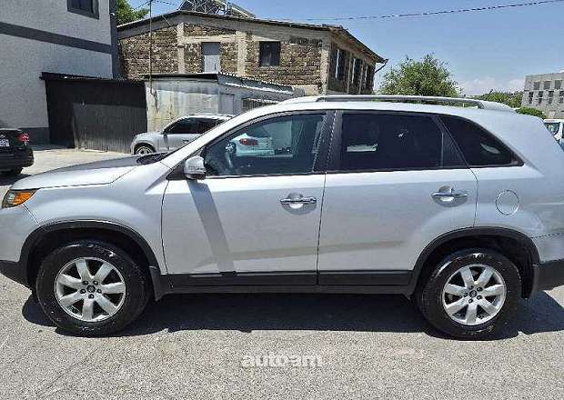 Kia Sorento 2010 — photo 7