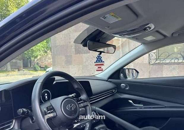 Hyundai Elantra 2023 — լուսանկար 13
