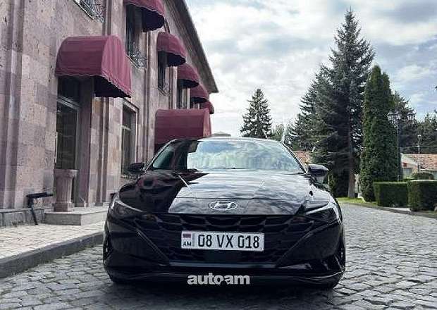Hyundai Elantra 2023 — լուսանկար 2