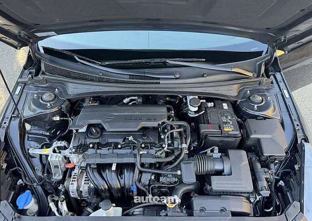 Hyundai Elantra 2023 — լուսանկար 15