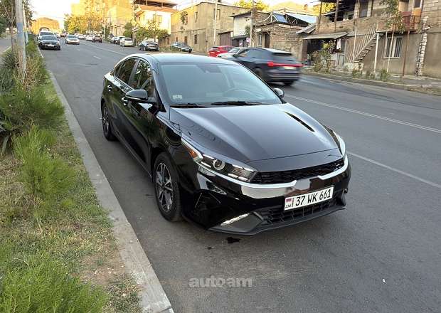 Kia Forte 2023 — լուսանկար 2