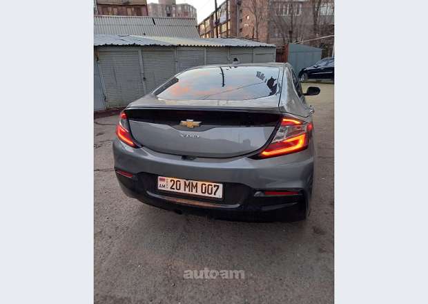 Chevrolet Volt 2017 — photo 2
