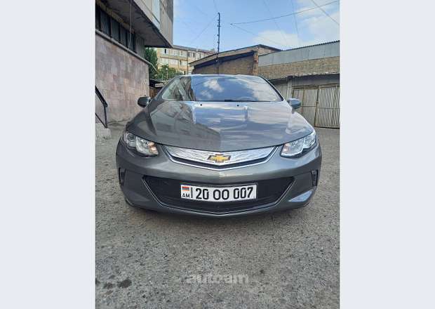 Chevrolet Volt 2017 — photo 1