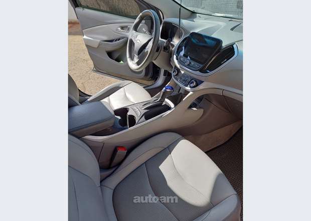 Chevrolet Volt 2017 — photo 3