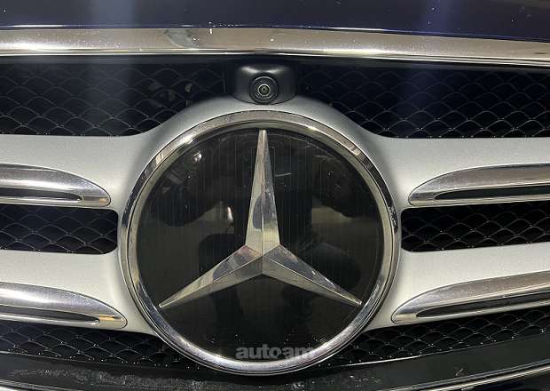 Mercedes-Benz E 300 2018 — լուսանկար 10