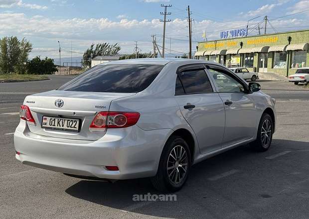 Toyota Corolla 2011 — photo 13