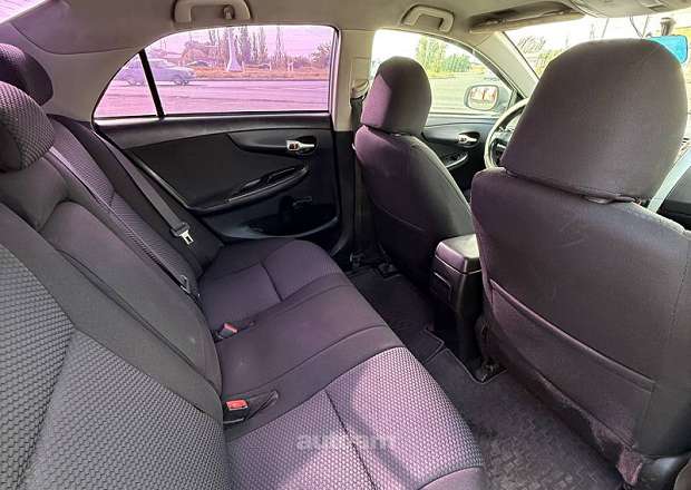 Toyota Corolla 2011 — photo 10
