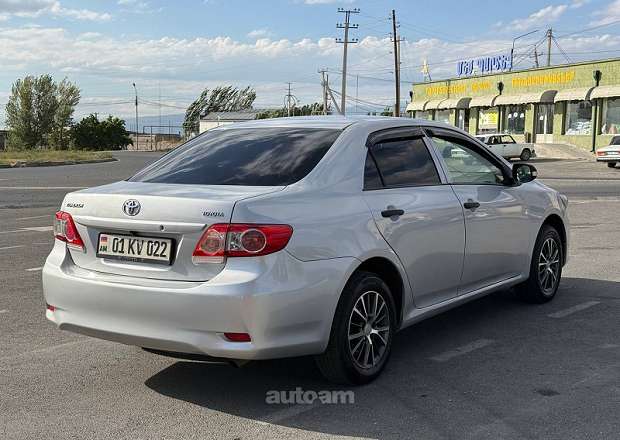 Toyota Corolla 2011 — photo 1