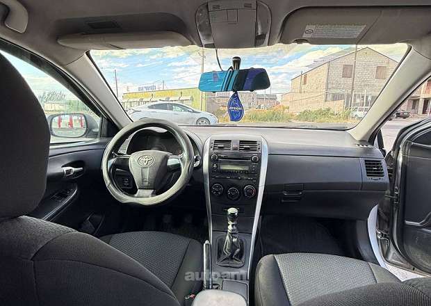 Toyota Corolla 2011 — photo 7