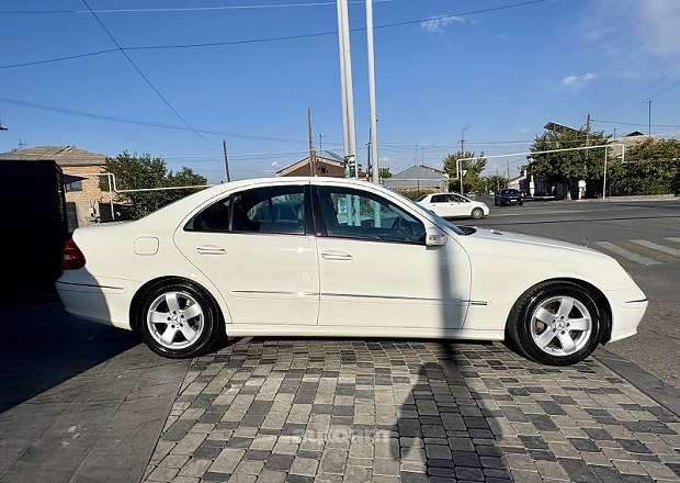 Mercedes-Benz E 350 2005 — լուսանկար 3