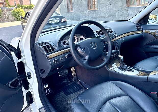 Mercedes-Benz E 350 2005 — լուսանկար 13