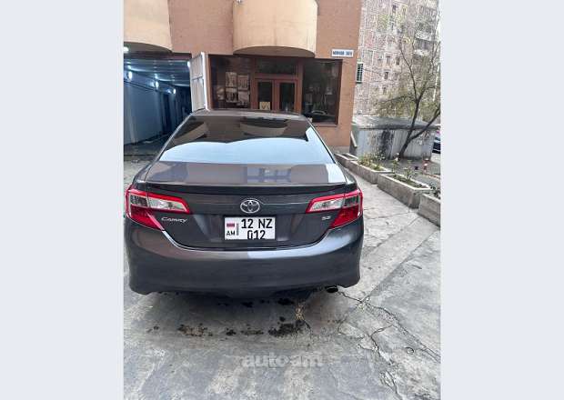 Toyota Camry 2014 — լուսանկար 2