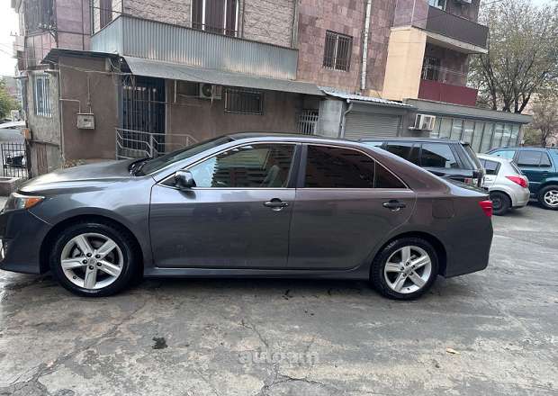 Toyota Camry 2014 — լուսանկար 4