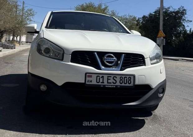 Nissan Qashqai 2012 — լուսանկար 1