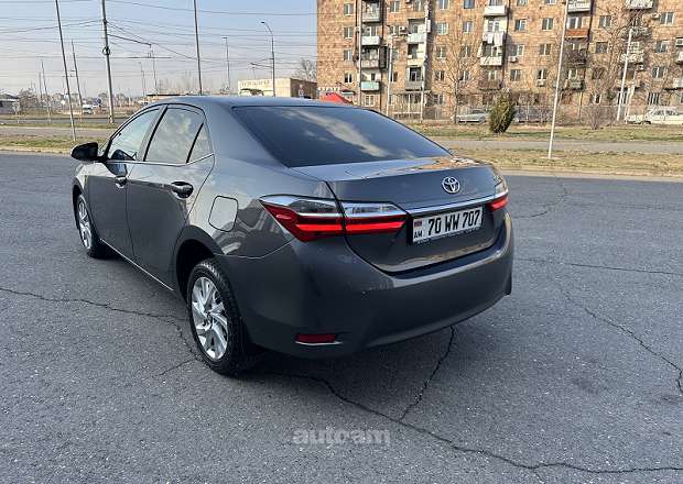 Toyota Corolla 2017 — photo 6