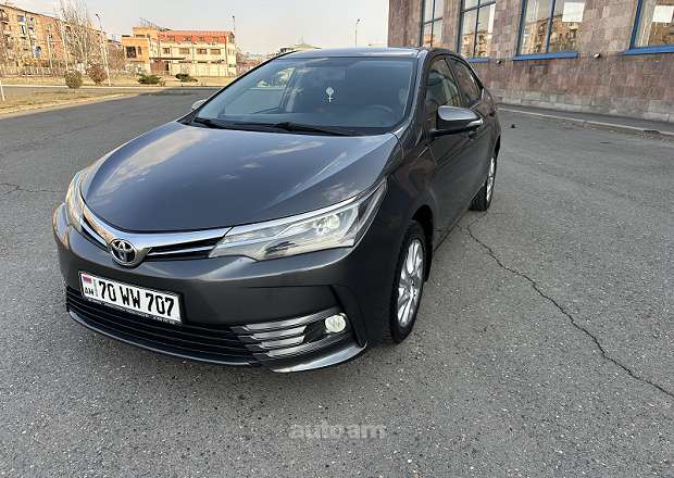 Toyota Corolla 2017 — photo 2