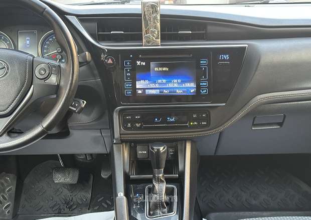 Toyota Corolla 2017 — photo 10