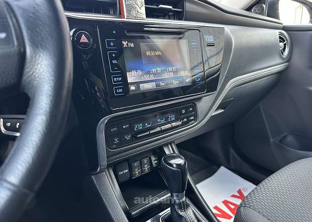 Toyota Corolla 2017 — photo 14