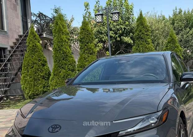 Toyota Camry 2025 — լուսանկար 3