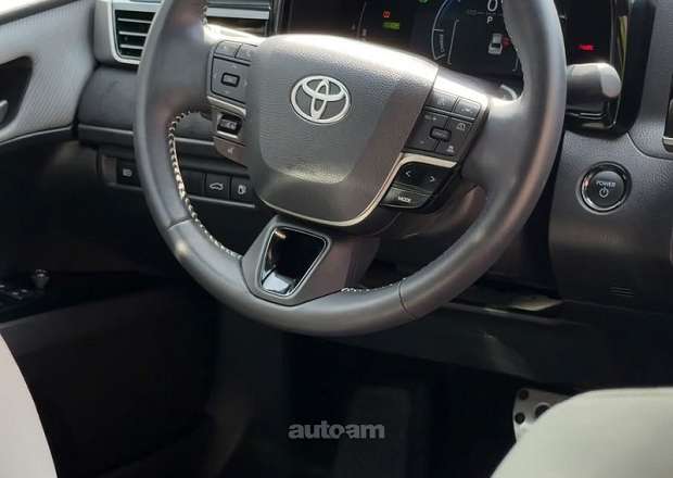 Toyota Camry 2025 — լուսանկար 6