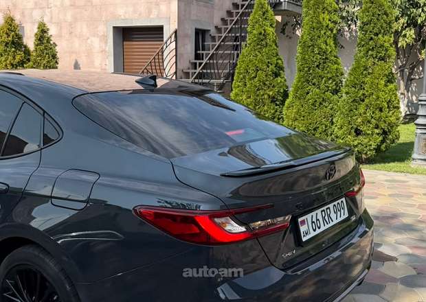 Toyota Camry 2025 — լուսանկար 2