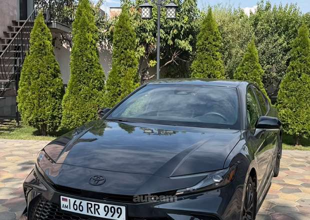 Toyota Camry 2025 — լուսանկար 1