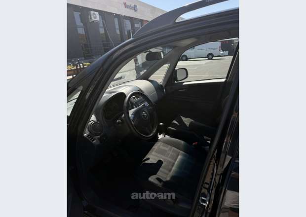 Suzuki SX 4 2012 — լուսանկար 3