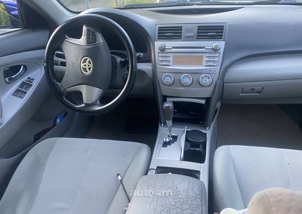 Toyota Camry 2011 — photo 2