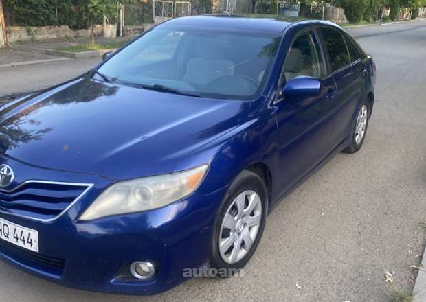 Toyota Camry 2011 — photo 1