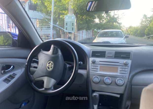 Toyota Camry 2011 — photo 3
