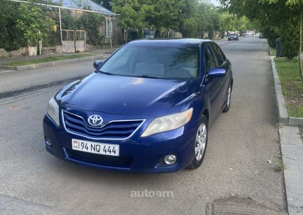Toyota Camry 2011 — photo 9