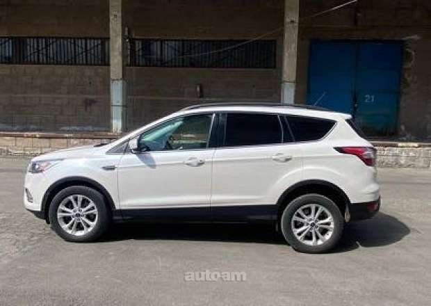 Ford Escape 2018 — photo 3